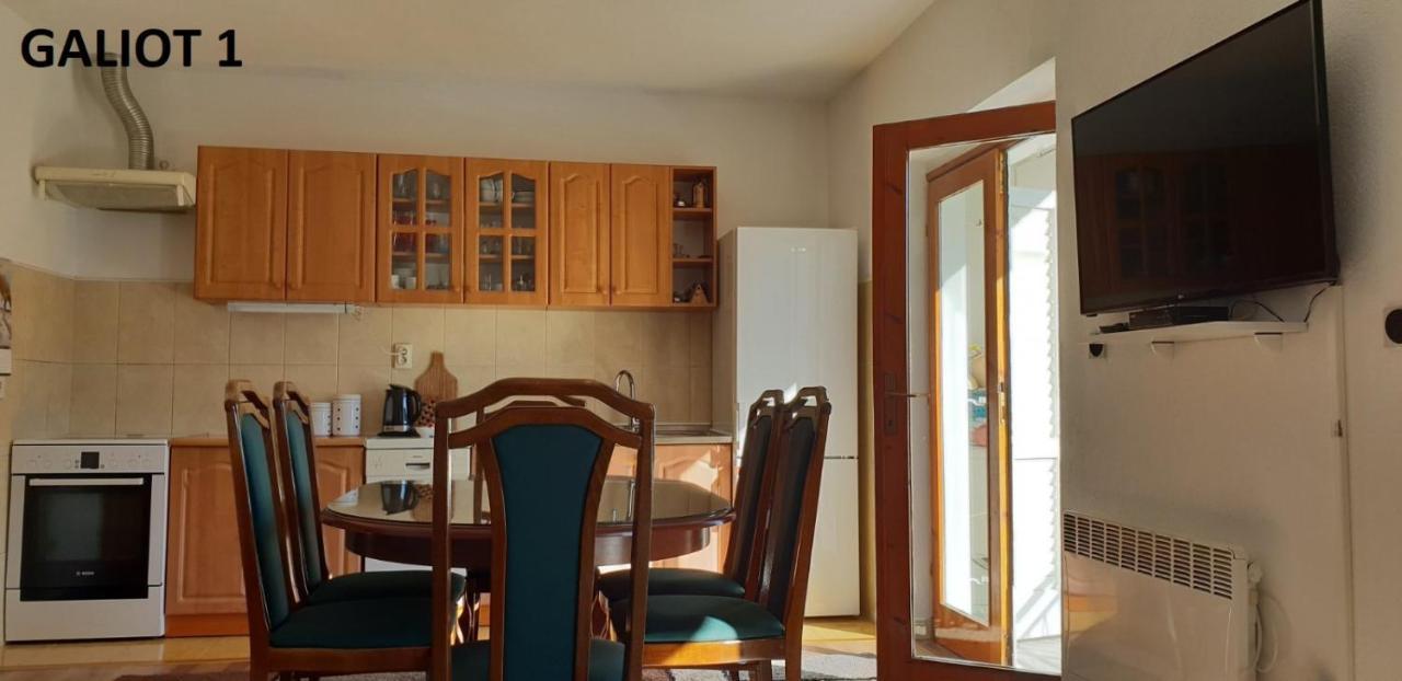 Apartmani Galiot Igalo Esterno foto